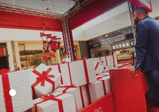Shop And Win: $20,000 Of Prizes Up For Grabs In Pacific Werribee’s Giant ‘Santa Claws’ Human Claw Machine